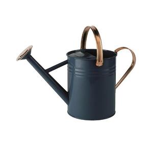 Arrosoir en métal de couleur bleu marine |   Arrosoir de jardin léger de capacité moyenne avec grande ouverture et poignée supérieure pour un remplissage facile - Product Image 1