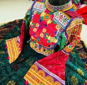 Robe pour femme vintage afghane traditionnelle faite à la main en soie et coton de haute qualité pour l'été 0671 - Product Image 4