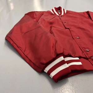 Veste bomber en satin pour homme en gros, 100% toile de soie, col montant, imperméable, avec broderie, logo personnalisé - Product Image 5