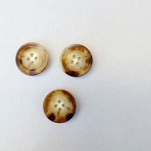 กระดุมเขาควายทำมือ 4 รู สำหรับเสื้อเชิ้ตและแจ็คเก็ต สินค้าขายดีจากผู้ผลิตในอินเดีย - Product Image 3