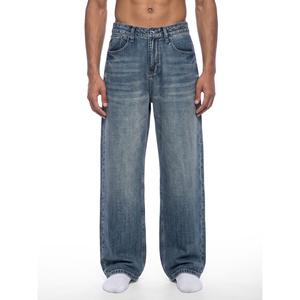 Jeans de Mezclilla de Pierna Recta con Lavado Vintage para Hombre - Estilo Hip Hop Holgado con Bordado de Parches y Decoración de Cristales para Invierno - Product Image 3