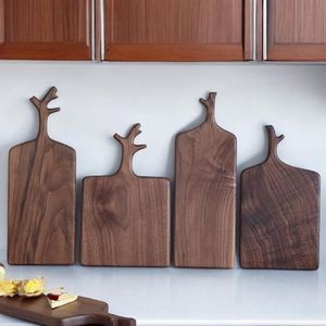 Planche à découper en bois organique naturel fraîchement conçu planche à découper de cuisine durable personnalisée et abordable - Product Image 1