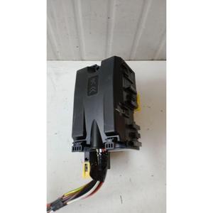 กล่องใส่ฟิวส์ YHZ PEUGEOT 3008 ซีรีส์ (16>23) 9806192580 ดีเซล 1.5 - Product Image 4