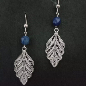 Boucles d'oreilles clous indiennes en filigrane d'argent haut de gamme, les plus vendues, avec pendentifs perlés en forme de feuille, design moderne, fournisseur direct - Product Image 1