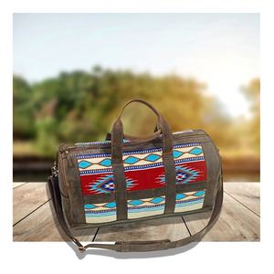 กระเป๋าดัฟเฟิลกระเป๋าเดินทางทำจากผ้าขนแกะและหนังทำด้วยมือกระเป๋าถือดีไซน์ลายดอกไม้สำหรับเดินทางจากนิวซีแลนด์ - Product Image 5