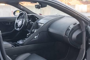 Jaguar F-Type R Coupé 2018 LHD/RHD, V8 suralimenté, transmission intégrale, très bien équipé, sans réserve - Product Image 4