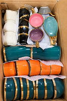 Service de table en porcelaine électroplaquée de luxe vert et or, assiettes, bols et tasses émaillées colorées, emballage mixte, en stock, vendu à la tonne