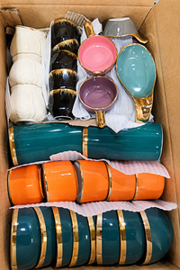 Service de <span class=keywords><strong>vaisselle</strong></span> en céramique de luxe avec bordure dorée, <span class=keywords><strong>vaisselle</strong></span> en porcelaine colorée <span class=keywords><strong>pour</strong></span> hôtels, restaurants et usage domestique, vendu à la tonne - Product Image 3