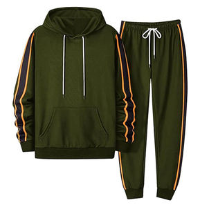 Ensemble de jogging pour hommes et femmes Ensembles de sweat à capuche unisexe en coton biologique Ensemble de jogging et sweat à capuche personnalisés Survêtement pour femmes - Product Image 4