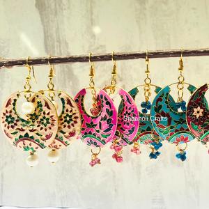 ต่างหูห้อย meenakari พร้อมลูกปัดสำหรับผู้หญิงต่างหู jhumka แบบดั้งเดิม meenakari ต่างหูผู้หญิงสวยงานแต่งงานและเป็นของขวัญ - Product Image 3