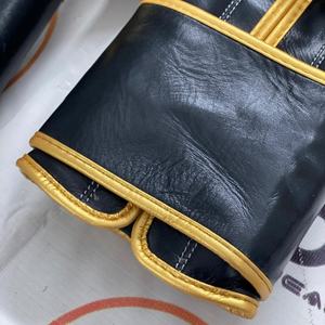 Gants de boxe professionnels sur mesure rouge et noir, antidérapants, respirants, en cuir véritable, avec sangle de poignet réglable pour Muay Thai MMA - Product Image 6