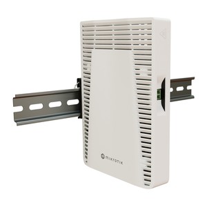 Commutateur MikroTik CRS304-4XG-IN, 1x RJ45 1000 Mb/s, 4x 10G RJ45, RouterOS v7 - Product Image 6