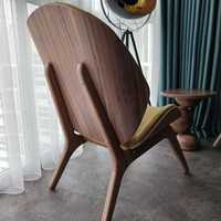 Élégante chaise en bois d'inspiration olive fabriquée à la main en multicolore classique durable et confortable, parfaite pour le salon