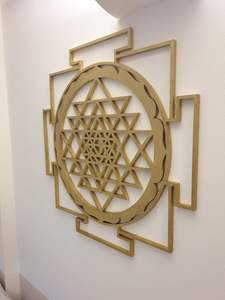 Décoration murale Mandala en MDF de style élégant, idéale pour la maison, le bureau et les salles spirituelles, avec un design artisanal indien. - Product Image 1