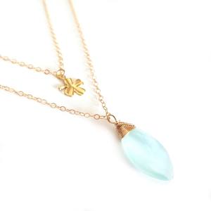 Collar envuelto de alambre chapado en oro y plata unisex, colgante en forma de gota de Calcedonia azul Vintage, dijes de diamantes, dijes colgantes - Product Image 3