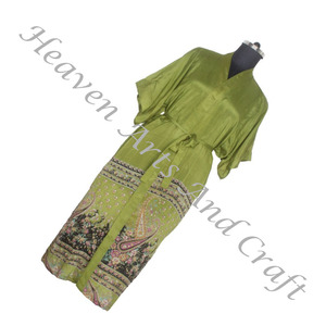 KL016 Beautif Vintage Silk Sari Kimono Robe de femme faite à la main avec poètes et ceinture pour vêtements de nuit - Product Image 1