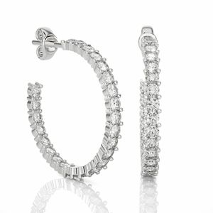 Boucles d'oreilles créoles en diamant serties à griffes rondes pour femmes - Product Image 6