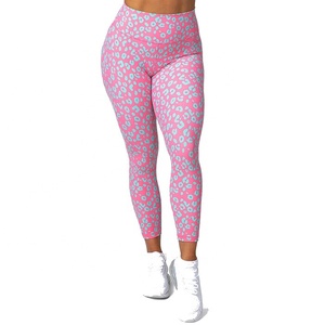 Venta al por mayor de mallas de fitness personalizadas para las mujeres impresas de bajo precio con la más alta calidad Leggings de Yoga de glúteos | Servicio OEM - Product Image 3