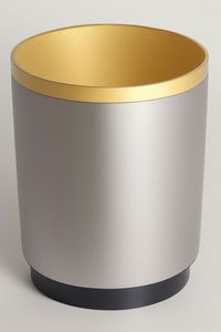 Vase à fleurs en fer fini antique fait à la main conception martelée pour la décoration de table de style côtier, d'hôtel ou de mariage - Product Image 4