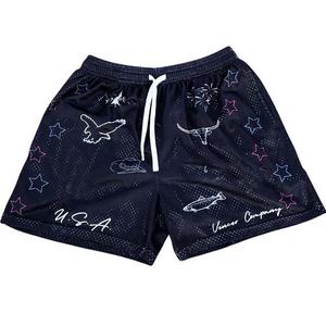 Logo personnalisé sur tout le short en maille imprimé par sublimation avec poches short de bain décontracté en maille pour la plage - Product Image 5