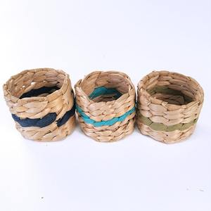 Ronds de serviette roses pour mariages décor d'anniversaire ensembles d'anneaux de serviettes en jacinthe d'eau naturelle colorée - Product Image 4