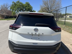 Increíble Nissan Rogue S 2021 con Transmisión Automática y Asientos de Cuero - Product Image 6