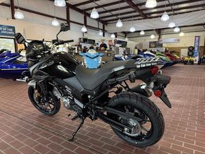 En stock : Motos VStrom 650 Motorsport 2025 en promotion et prêtes à l'exportation |   Ventes automobiles - Product Image 3