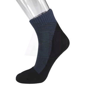 ถุงเท้ากีฬาออกกำลังกาย ผ้าสแปนเด็กซ์/โพลีเอสเตอร์ น้ำหนักเบา ระบายอากาศ ซับเหงื่อ ยืดหยุ่น กระชับ เหมาะสำหรับการฝึกซ้อม ให้ความสบายในการเล่นกีฬา - Product Image 4