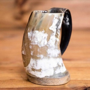 Jarra para beber de estilo vikingo con cuerno natural ecológico hecha a mano con acabado pulido para cerveza e hidromiel - Product Image 4