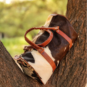 Custom Made Genuine <b>Leather</b> Cowhide <b>Duffle</b> <b>bags</b> Luxury Design Fully Customized Cowhide <b>Duffle</b> <b>Bags</b> in Wholesale Price - Product Image 2