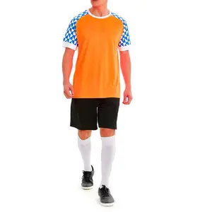 Op Maat Gemaakte Gepersonaliseerde Voetbal Training Jersey Korte Mouw En Korte Broek Uniform Polyester Stof Voetbal Uniformen