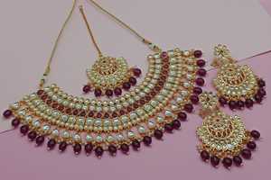 DERNIÈRE ANTIQUE MOTIPEARL & DROP COLLIER FANTAISIE À LA MODE PLAQUÉ OR AVEC ENSEMBLE DE BOUCLES D'OREILLES MANGTIKKA ET ENSEMBLE DE BIJOUX FEMMES - Product Image 3