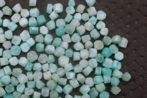 พลอยอัญมณีธรรมชาติจากมาดากัสการ์ขนาด4-6มม. จำนวนจำกัดจำนวน50ชิ้น - Product Image 2