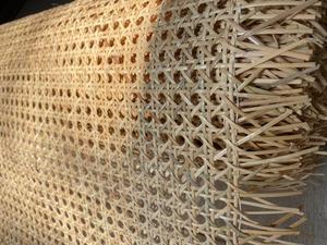 ตาข่ายหวายธรรมชาติแบบม้วน วัสดุทำเฟอร์นิเจอร์ แผ่นหวายสำหรับซ่อมเก้าอี้ โซฟา ตู้ ขายส่ง - Product Image 2
