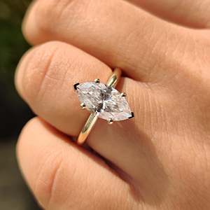 แหวนมอสซาไนต์ทรงมาร์คีส์แบบวงแหวนซ่อนรูปทรงฮาโล - Product Image 5