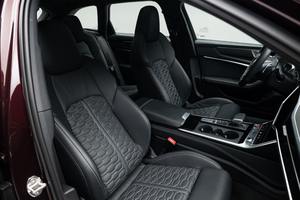 Voiture d'occasion fiable 2023 Audi RS6 Avant Audi Exclusive Cassis Pearl - Product Image 5