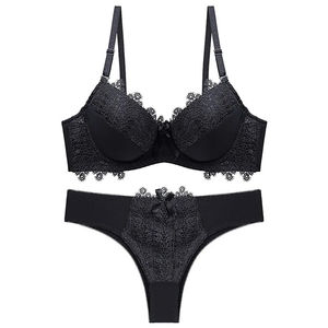 Conjunto de Sujetador deportivo personalizado para mujer, conjunto de 2 piezas de alta elasticidad con logotipo en la cintura, Top sexy transpirable y pantalones cortos, precio bajo - Product Image 5