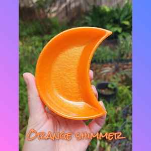 Bandeja artística de resina hecha a mano con un diseño moderno y vibrante, ideal para fiestas elegantes, celebraciones o decoración del hogar. - Product Image 5