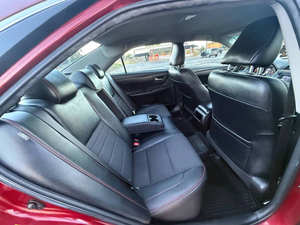 Auto Usado Económico Toyota Camry 2017 con Volante a la Izquierda - Product Image 4