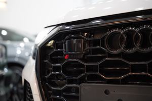 Última Oferta en SUV Audi RS Q8 Quattro 2024 con Techo Panorámico, Transmisión Automática y ENVÍO GRATUITO A TODO EL MUNDO RX - Product Image 5