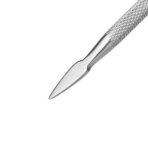 Pousse-cuticules double face réutilisable et durable en acier inoxydable, outil de soin pour une manucure précise, usage professionnel en salon. - Product Image 4