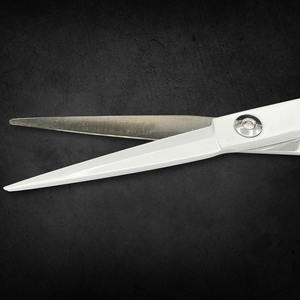 Ciseaux de coupe de cheveux de barbier de haute qualité ciseaux de Salon de coiffure en acier en métal enduit blanc VG10 avec repose-doigt et étui en cuir - Product Image 4