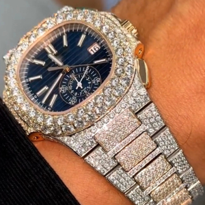 Reloj Moissanite de lujo para hombre, completamente helado, estilo Diamante, resistente al agua, reloj de pulsera ostentoso, banda de acero inoxidable, elegancia elegante - Product Image 1