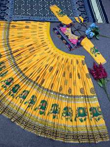 Collection Navratri Prêt-à-Porter Pleine Cousu Lahenga-Choli Avec Dupatta - Product Image 3