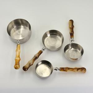 Ensemble de tasses à mesurer de 4 pièces, ensemble de mesure en acier inoxydable avec poignée en résine, par R B Overseas à prix raisonnable en provenance d'Inde - Product Image 1