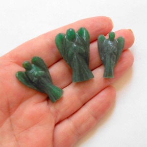 ผู้จัดจำหน่ายอินเดียหยกสีเขียวแกะสลักด้วยมือสำหรับการทำสมาธิและการจัดตำแหน่งจักระบำบัดแบบเรกิ - Product Image 2