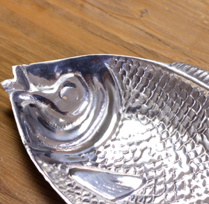 Atractivo cuenco de servicio de aluminio brillante con patrones artísticos diseñados para villas de lujo, apartamentos modernos y casas elegantes - Product Image 2