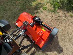 Tractor Compacto Kubota B2350 de 23 HP con Tracción en las 4 Ruedas, Motor Mateng EF125 y Motor Japonés de 17150 W de Potencia, 650 kg, para Uso en Construcción - Product Image 3