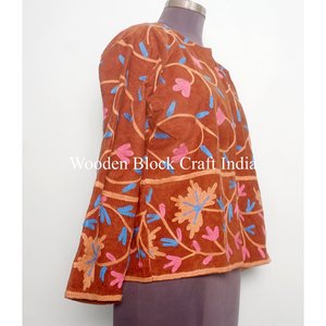 Veste brodée en vente chaude, veste matelassée faite à la main pour femmes, vêtements de plage bohèmes, vêtements de festival élégants, cadeau unique pour elle, bordure libre - Product Image 4