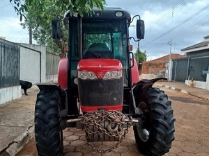 High Quality Massey Ferguson 4275 for Engine 42HP Red 4WD Wheel Farm Tractor High Productivity Gear Drive 3-Year Warranty - Product Image 5
